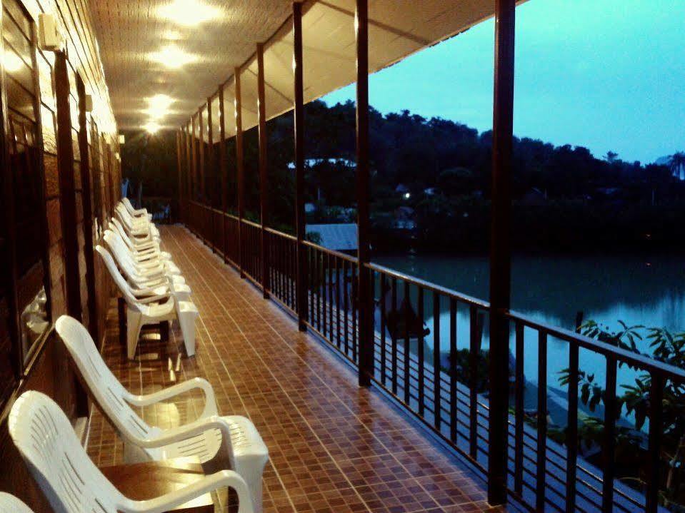 Tapear Resort Phi Phi Eksteriør billede