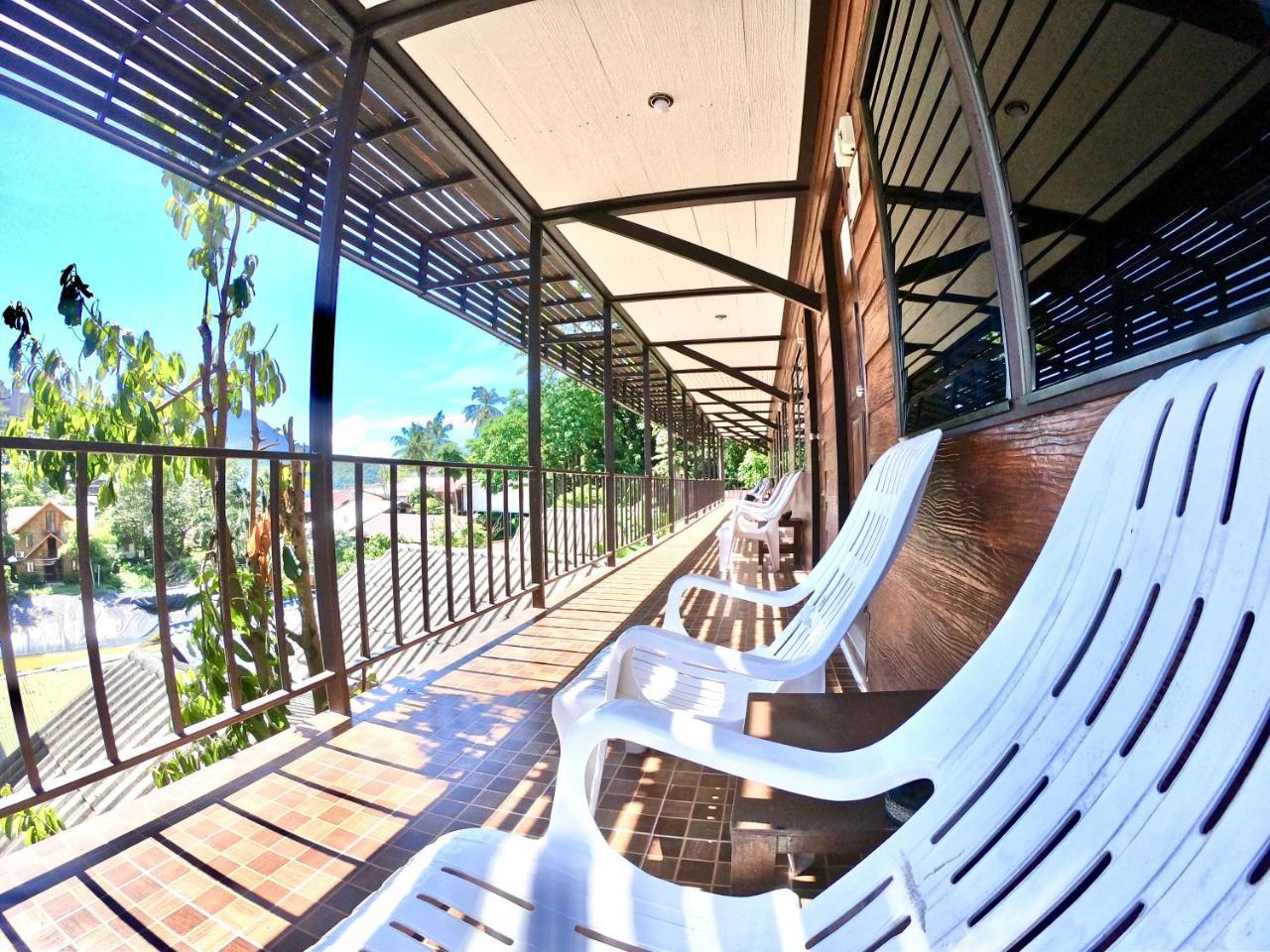 Tapear Resort Phi Phi Eksteriør billede