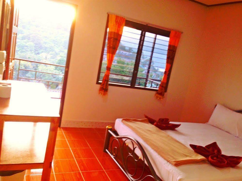 Tapear Resort Phi Phi Eksteriør billede